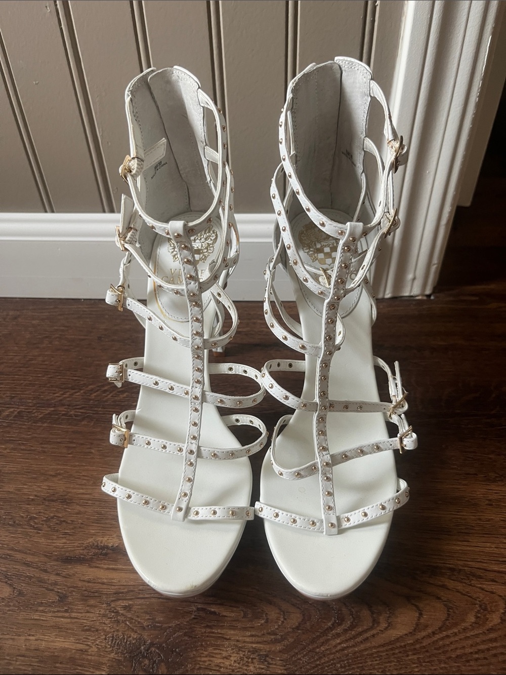LIKE NEW ! Gorgeous Vince camuto White Studded Strappy Gladiator Sandals - Women